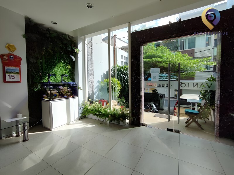 Tòa nhà Vạn Lợi